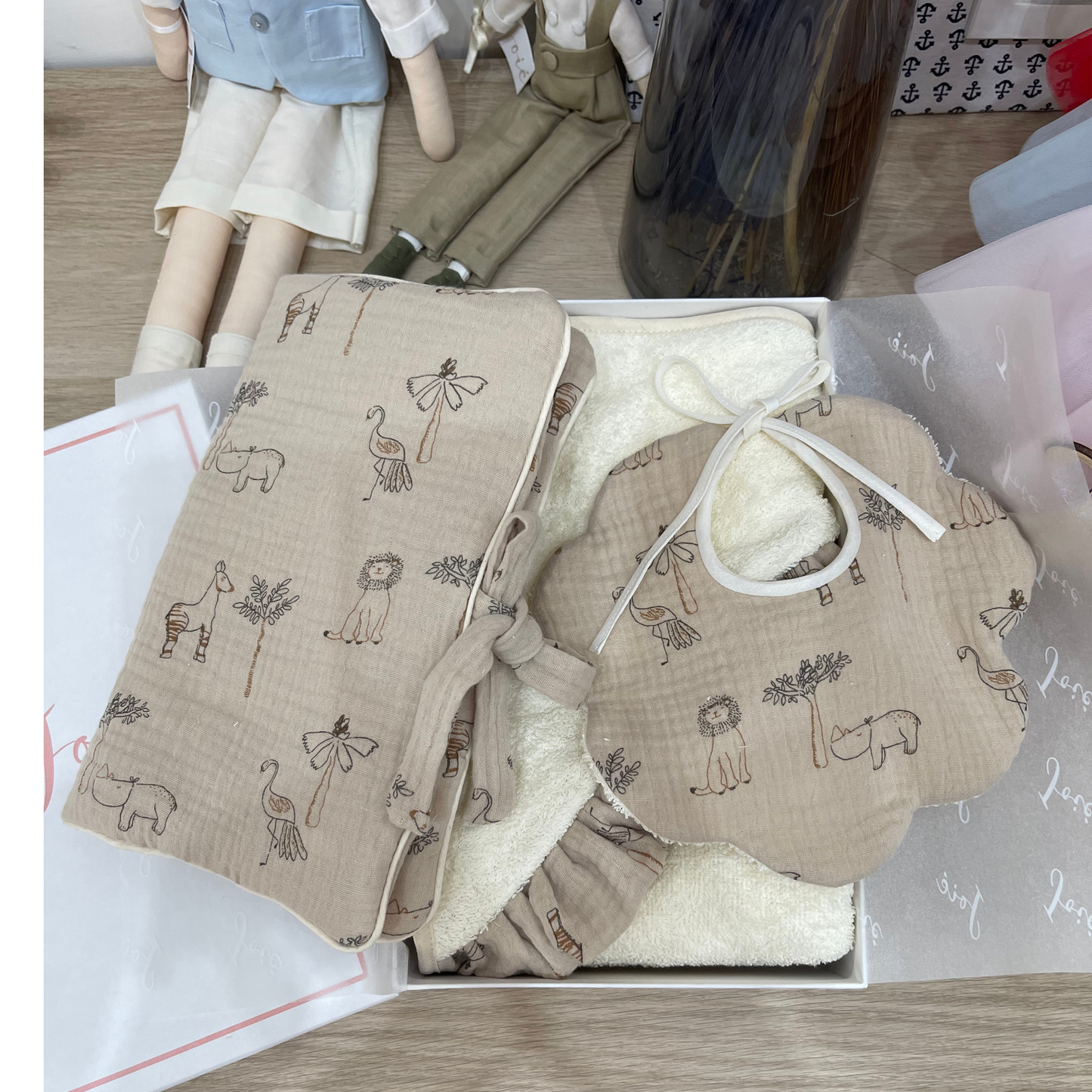 BOX REGALO bavetta fiore+ asciugamano cappuccio+ porta salviette