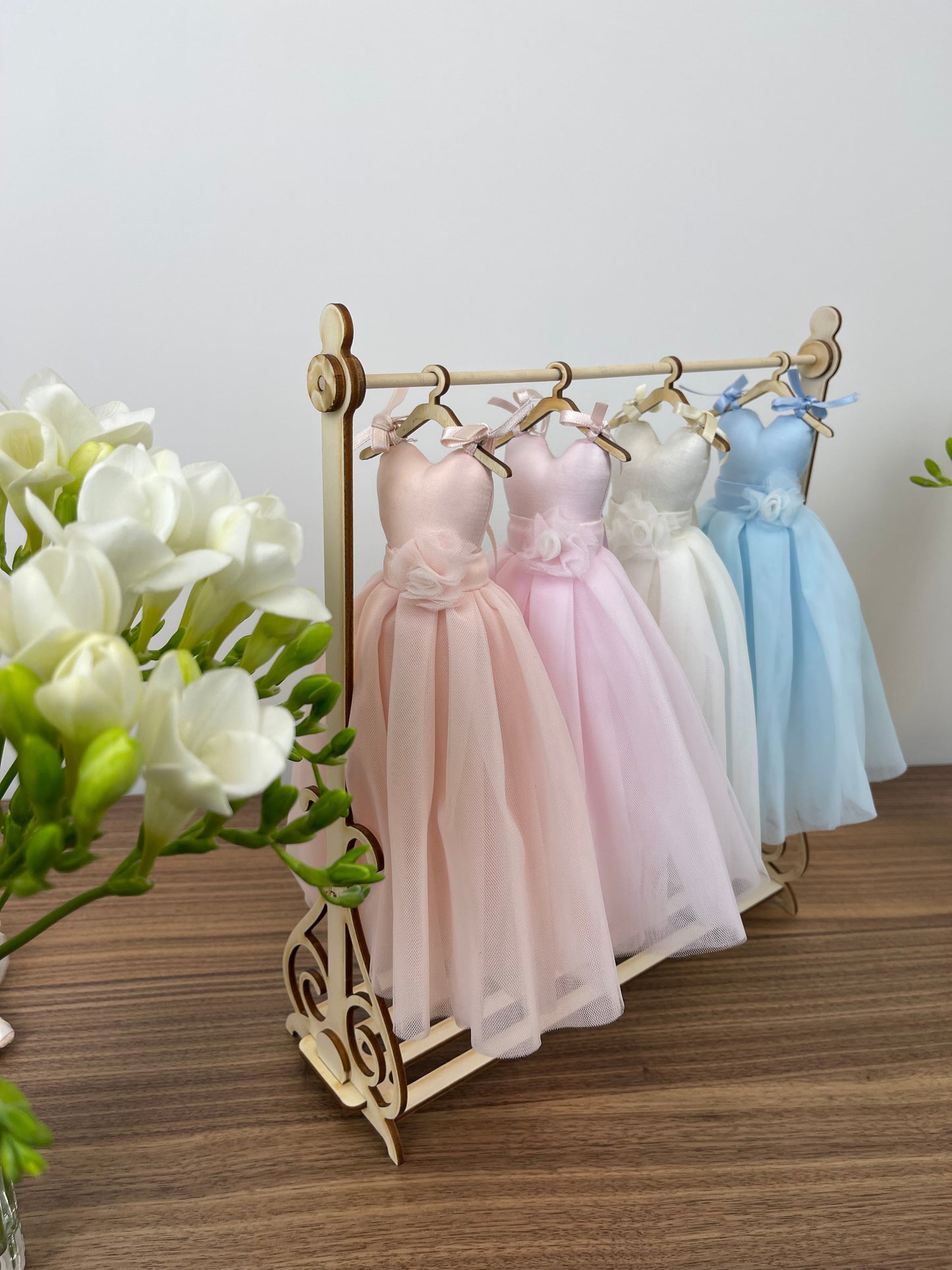 Abitino porta confetti profumatore in tulle di seta -