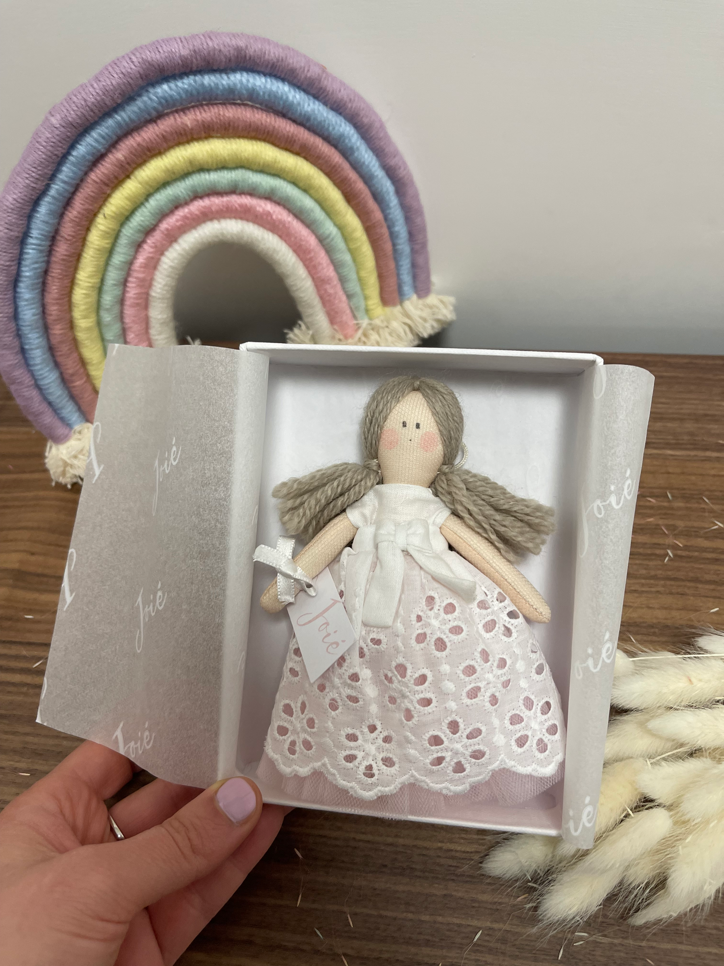 Bambola “Lily” in pizzo San Gallo - Bomboniere e idee regalo
