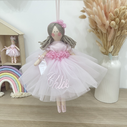 Bambola carillon "Alissa" in tulle di seta