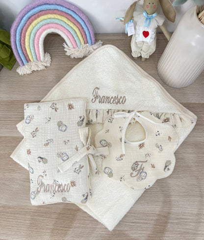 BOX REGALO bavetta fiore+ asciugamano cappuccio+ porta salviette