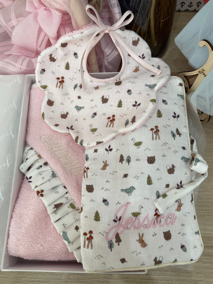 BOX REGALO bavetta fiore+ asciugamano cappuccio+ porta salviette