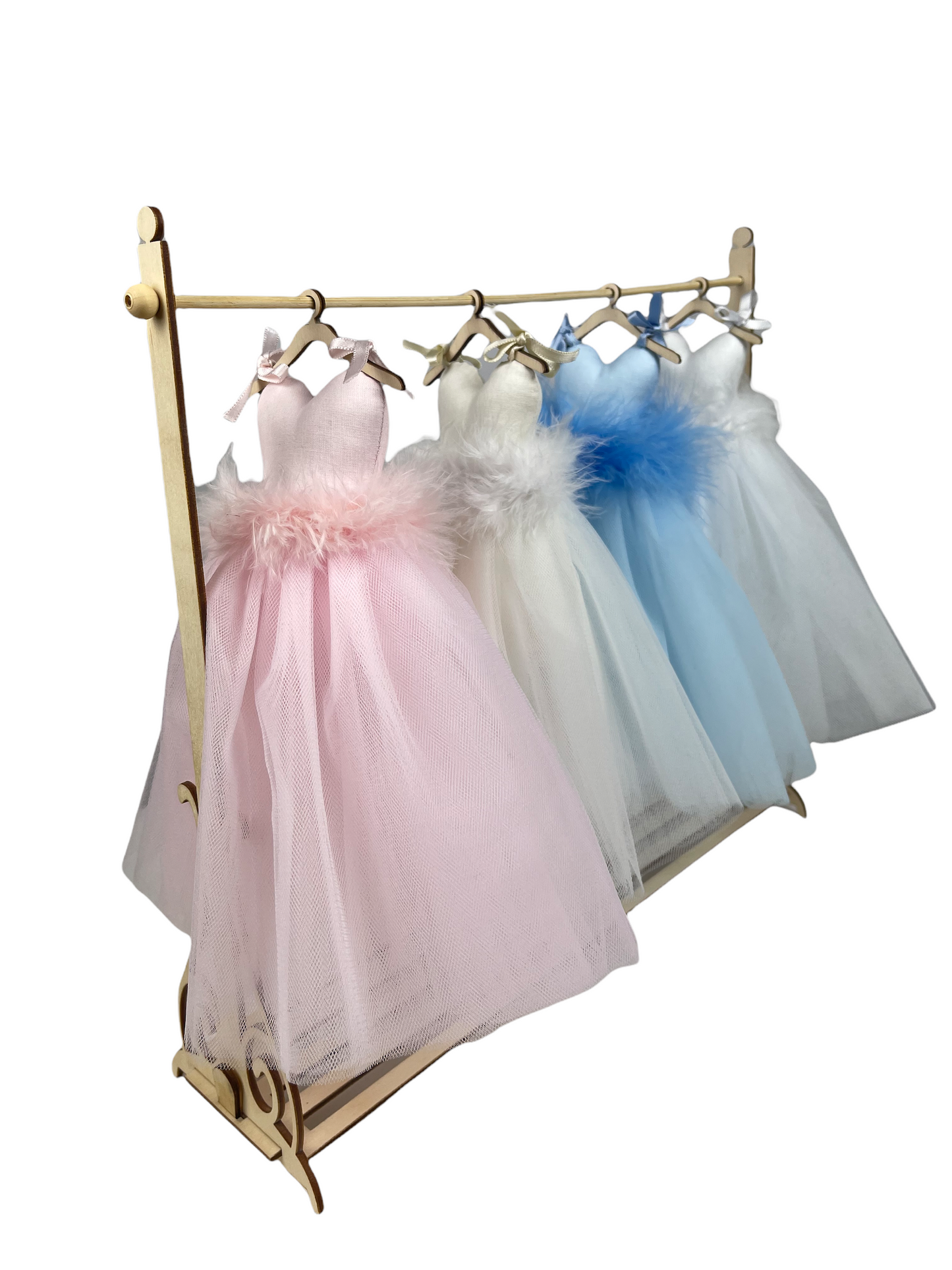 Abitino porta confetti profumatore in tulle con piume -